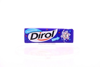 Chewing gum / dirol with a taste of snow mint