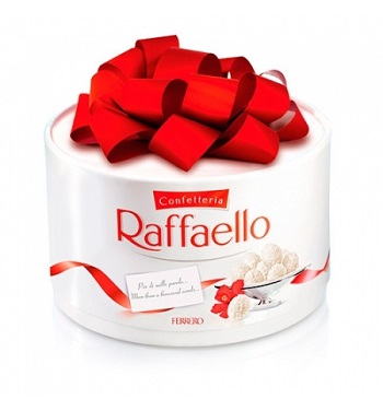 Chocolates set / Raffaello / 200 gr